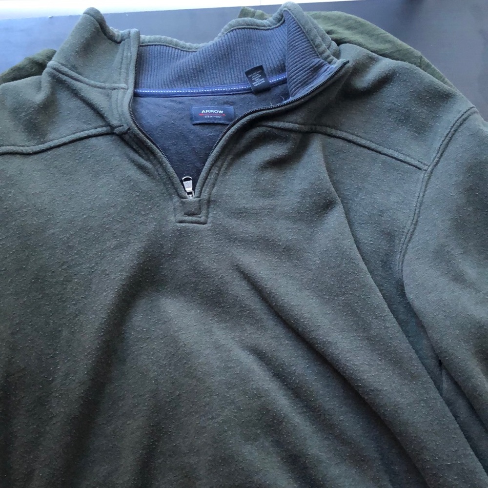 Mens army green fleece lined pullover sweater with top zipper